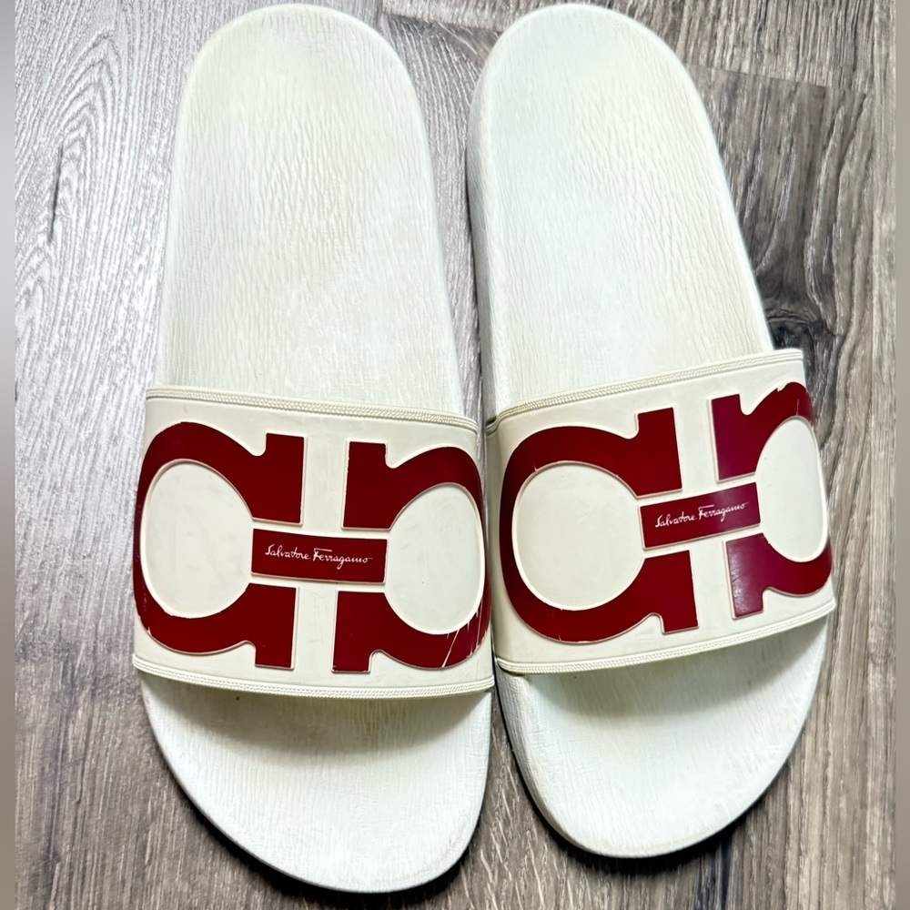 Salvatore Ferragamo Cream and Red Pool Slides
